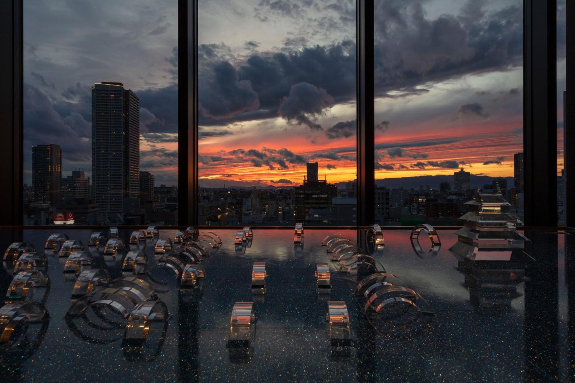 Tokyu Vacations Osaka Midosuji Hotel Bagian luar foto